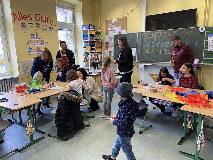 Schulfest „Die Grundschule im Rot blüht auf “