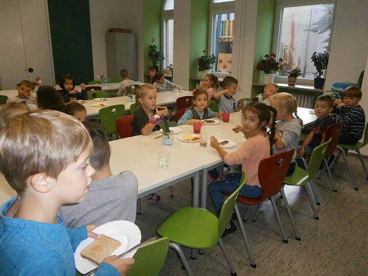 Gemeinsame „brotZeit“ für die neuen Erstklässler