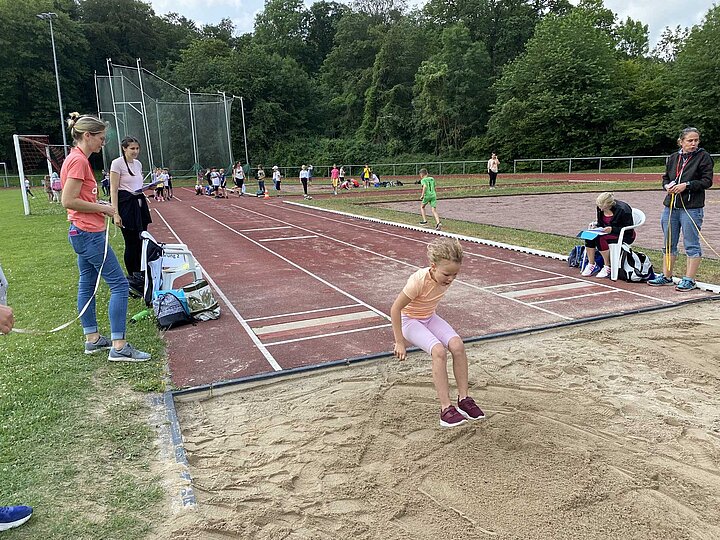 Schüler bei den Bundesjugendspielen