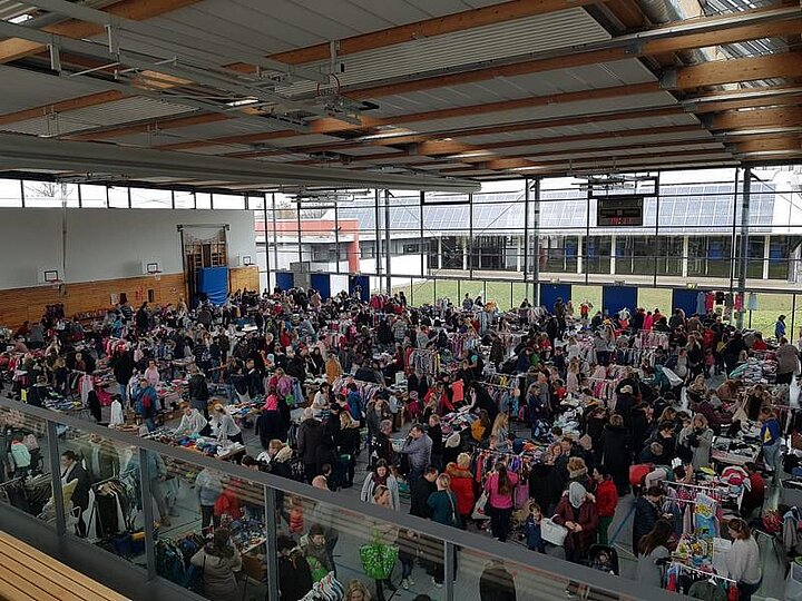 Baby- und Kindersachenbasar des Fördervereins der Grundschule im Rot 2019